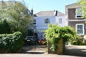 Palace Road, East Molesey- click for photo gallery